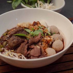ก๋วยเตี๋ยวน้ำตกต้มยำเนื้อ