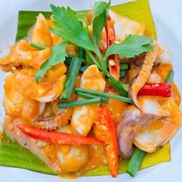 ปลาหมึกผัดไข่เค็ม