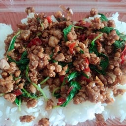 ไส้กรอกอีสานแม่ไก่ @ ผัดกะเพราแม่เอง 1
