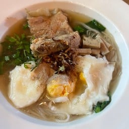 ก๋วยเตี๋ยว ก๋วยจั๊บญวน สูตรอุบล สาขาใหญ่ข้างปั้ม pt