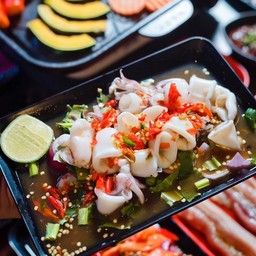 ยำปลาหมึก