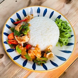 ข้าวผัดพริกแกง