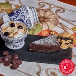 Torta Barozzi Noci e Amarene