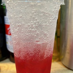 แดงน้ำผึ้งมะนาวโซดาเย็น