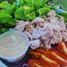 สลัดทูน่า