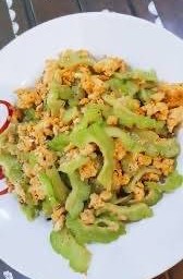 มะระผัดไข่