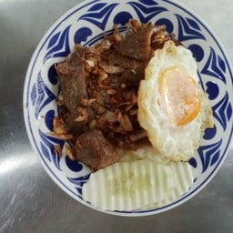 ข้าวเนื้อกระเทียม