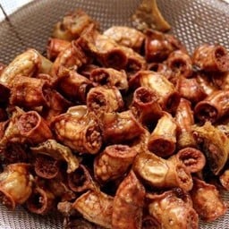 ไส้อ่อนหมูหมักทอดราดพริกกระเทียม 1ขีด