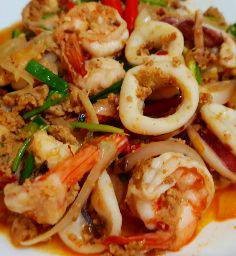 ผัดผงกะหรี่ทะเล