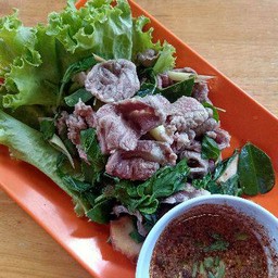 เนื้อน่องลายลวกจิ้มแจ่ว