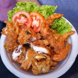 ข้าวหน้าทะเลทอด