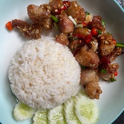 สามชั้นคั่วพริกเกลือ