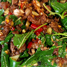 ข้าวกะเพราเนื้อสับ