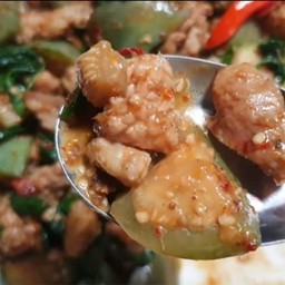 คั่วหมูใส่มะเขือ