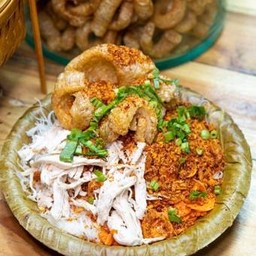 หมี่ขยุ่มไก่ฉีก คลุกน้ำพริกน้ำย้อย