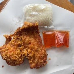 ข้าวเหนียวอกไก่ทอดกรอบ