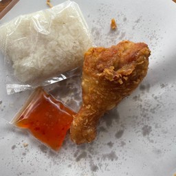 ข้าวเหนียวน่องไก่ทอดกรอบ