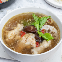ไก่ตุ๋นรากบัวเห็ดหอม