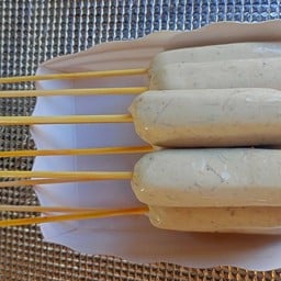 ลองดิ ลูกชิ้นฮอทดอกทอด