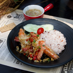 ข้าวกุ้งคั่วพริกเกลือ