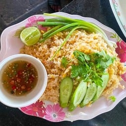 (กลาง) ข้าวผัดปู-กุ้ง-ปลาหมึก