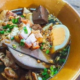 ก๋วยจั๊บหลบมุมป้าน้อย (อ่างห้วยยาง)