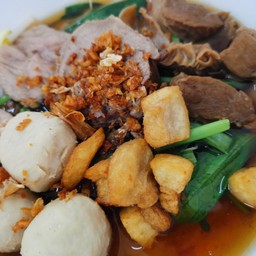 เกาเหลาหมูตุ๋น พิเศษ