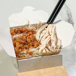 ไอขาว หมี่ไก่ฉีก โปรเปิดร้าน ฟรี! แคปแซ่บน้ำพริกน้ำย้อย