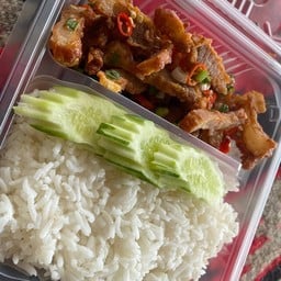 ข้าวหมูกรอบคั่วพริกเกลือ