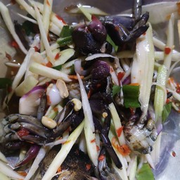 ยำมะม่วงปูจืด