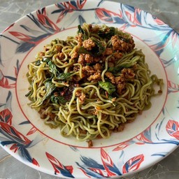 หมี่หยกกะเพราหมูสับ