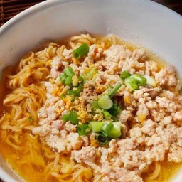 มาม่าต้มยำ (หมูสับ)