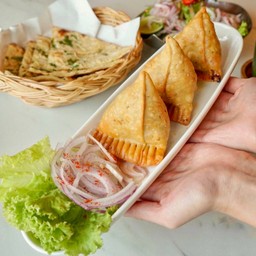 CHICKEN SAMOSA