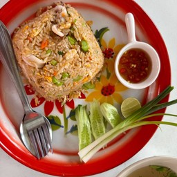 ข้าวผัดปลาหมึก