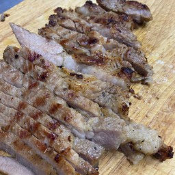 สันคอหมูย่าง (Grilled Pork Collar)