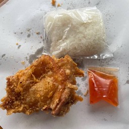 ข้าวเหนียวสะโพกไก่ทอดกรอบ