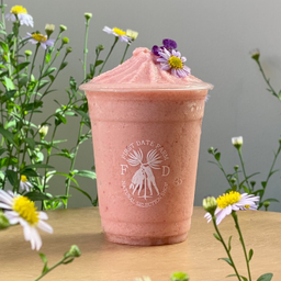 STRAWBERRY YOGURT SMOOTHIE