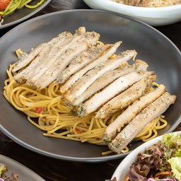 สปาเกตตีขี้เมาไก่สเต็ก