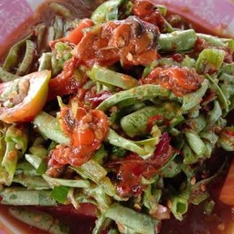 ตำถั่วใส่หอยดอง