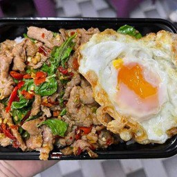 กระเพราหมูชิ้น