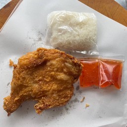 ข้าวเหนียวน่องติดสะโพกทอดกรอบ