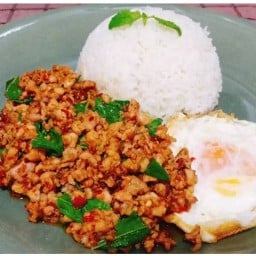 ล้านกะเพราพริกแห้ง