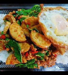 กระเพราหมูยอ หมูสับ