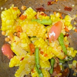 ส้มตำไก่ย่าง นายหนุ่ม