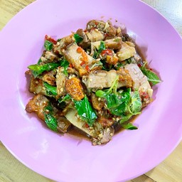 ผัดกะเพรา กับข้าว