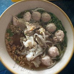 ก๋วยเตี๋ยวเนื้อโพนยางคำ
