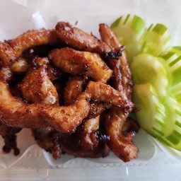 ข้าวหมูเฉี่ยวแดด