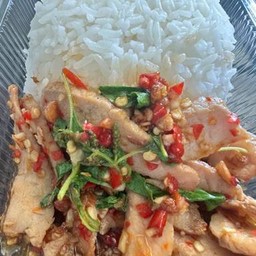 ข้าวหน้าหมูย่างกระเพรา