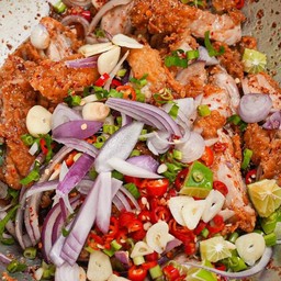 ยำไก่แซ่บ(กับ)