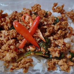 ข้าวกะเพราอกไก่สับ